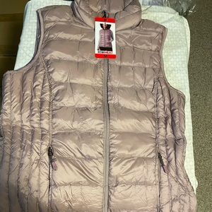 32° brand puffer vest for women brand new